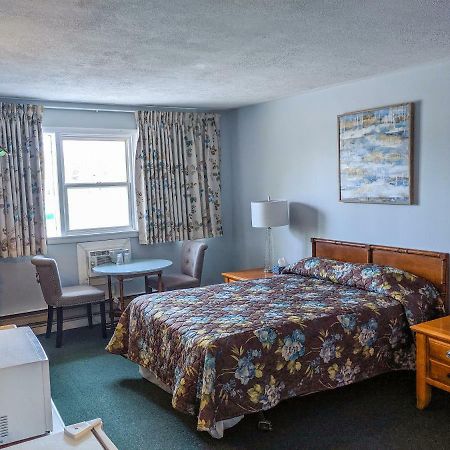 Skyline Motel Fredericton Esterno foto
