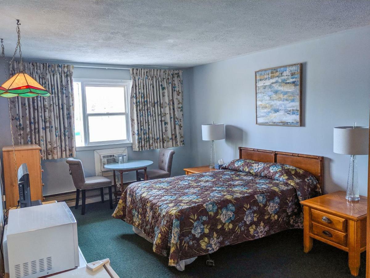 Skyline Motel Fredericton Esterno foto